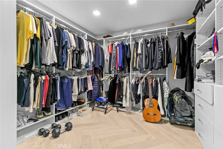 2223 Flintridge Drive, Glendale, California 91206