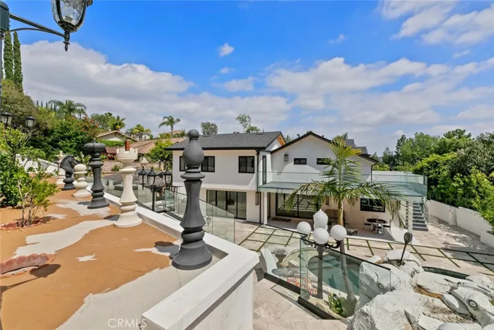 2223 Flintridge Drive, Glendale, California 91206