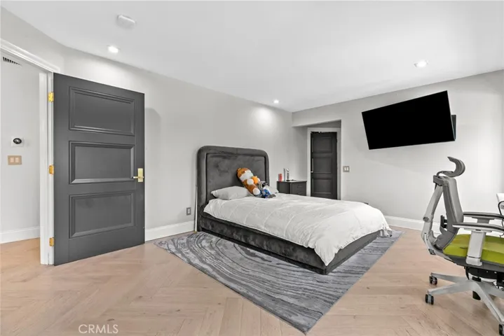 2223 Flintridge Drive, Glendale, California 91206