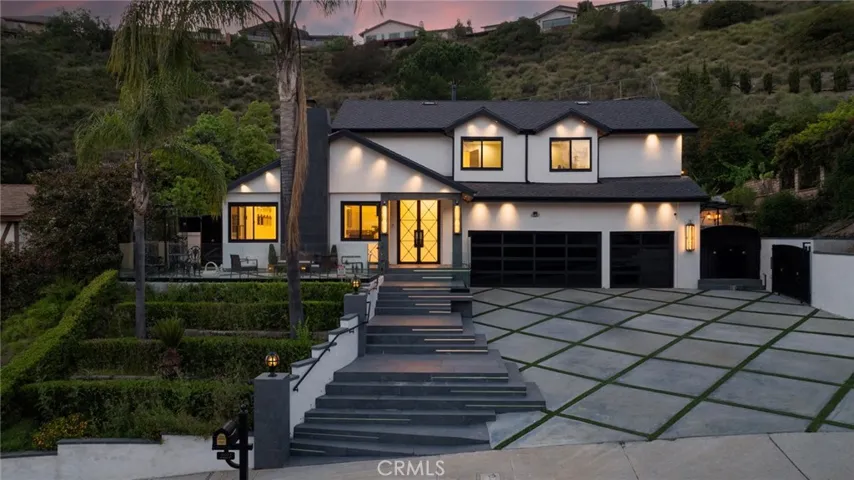 2223 Flintridge Drive, Glendale, California 91206
