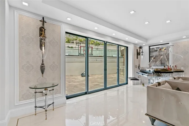 2223 Flintridge Drive, Glendale, California 91206