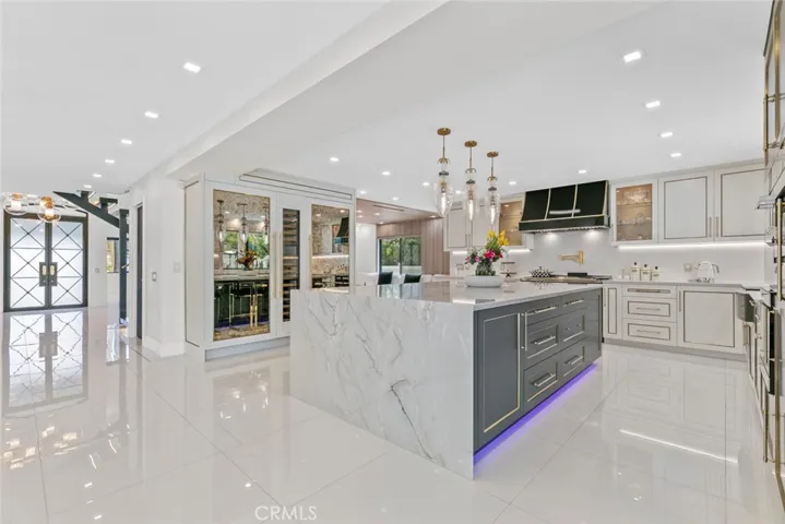 2223 Flintridge Drive, Glendale, California 91206