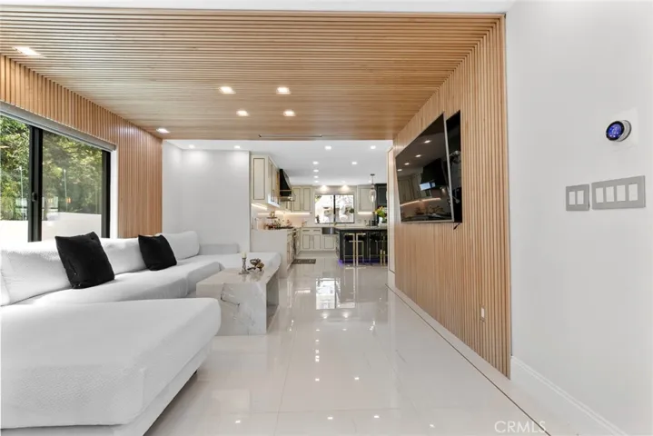 2223 Flintridge Drive, Glendale, California 91206