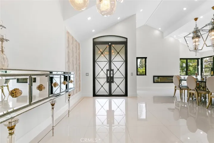 2223 Flintridge Drive, Glendale, California 91206