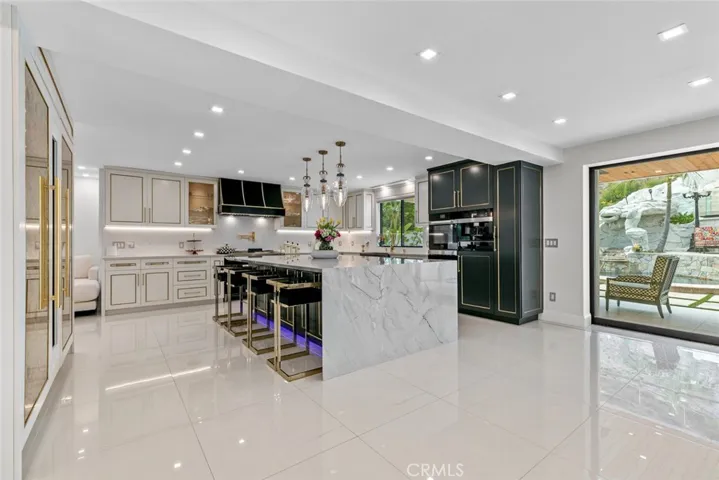 2223 Flintridge Drive, Glendale, California 91206