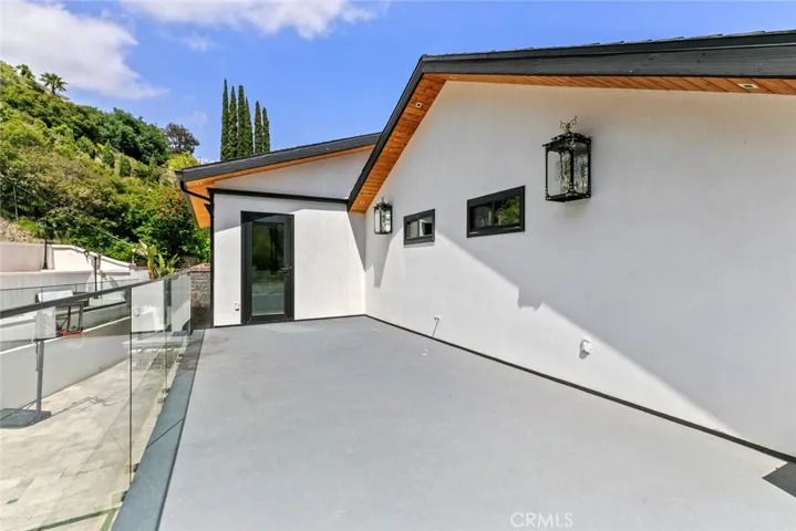 2223 Flintridge Drive, Glendale, California 91206