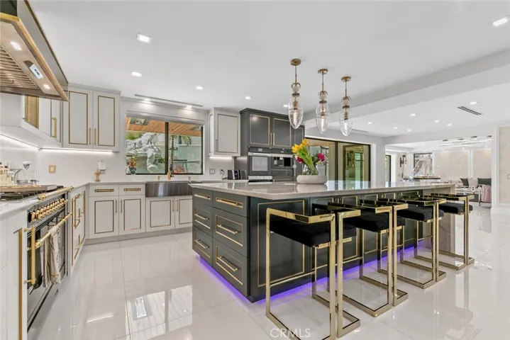 2223 Flintridge Drive, Glendale, California 91206