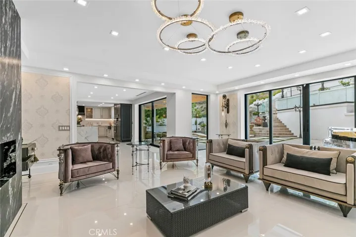 2223 Flintridge Drive, Glendale, California 91206