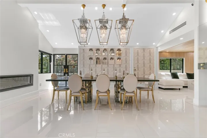 2223 Flintridge Drive, Glendale, California 91206