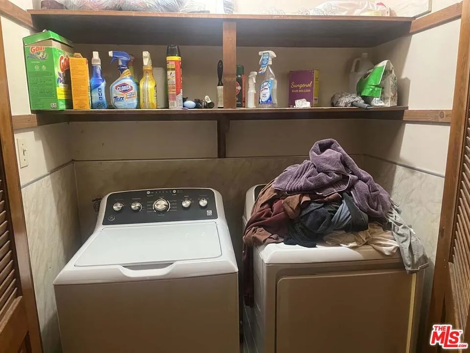 814 E 104th Street, Los Angeles, California 90002 home-pic-35