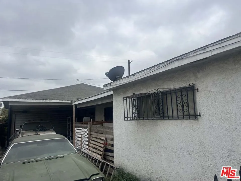 814 E 104th Street, Los Angeles, California 90002 home-pic-7