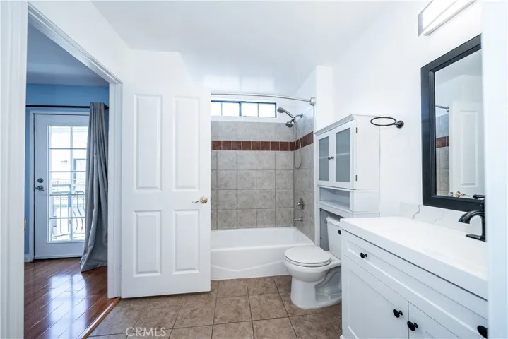 10894 Olinda Street 116, Sun Valley, California 91352