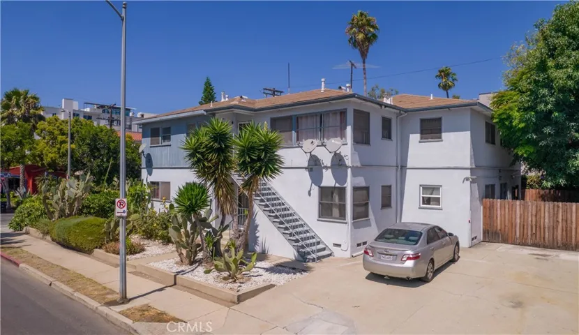 3624 Hughes Avenue, Los Angeles, California 90034