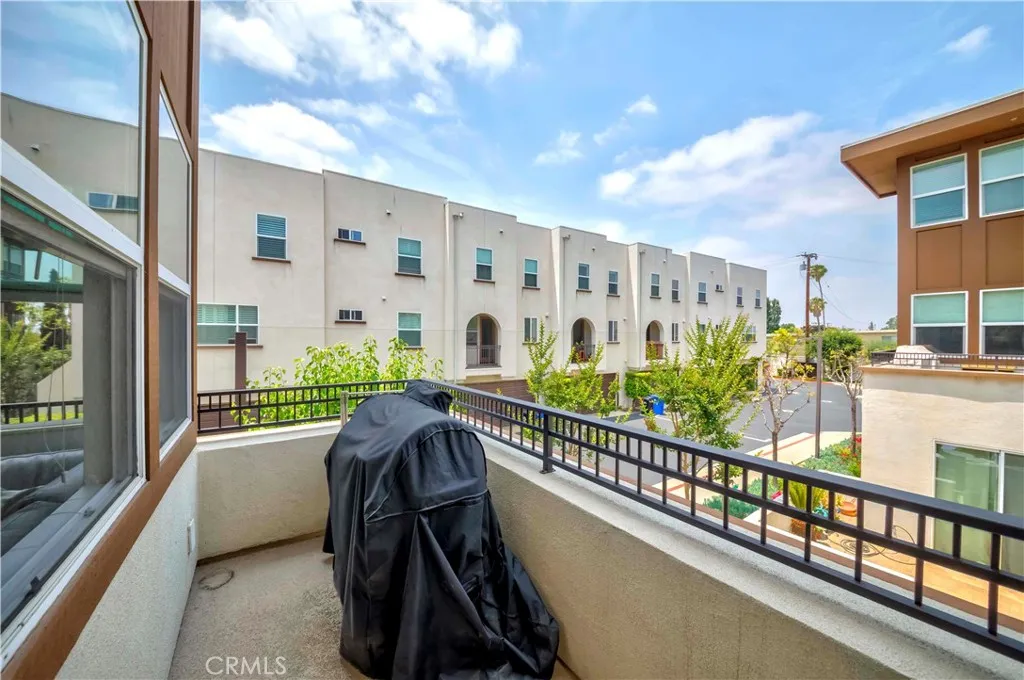 9213 Sunshine Place, Downey, California 90240 home-pic-32