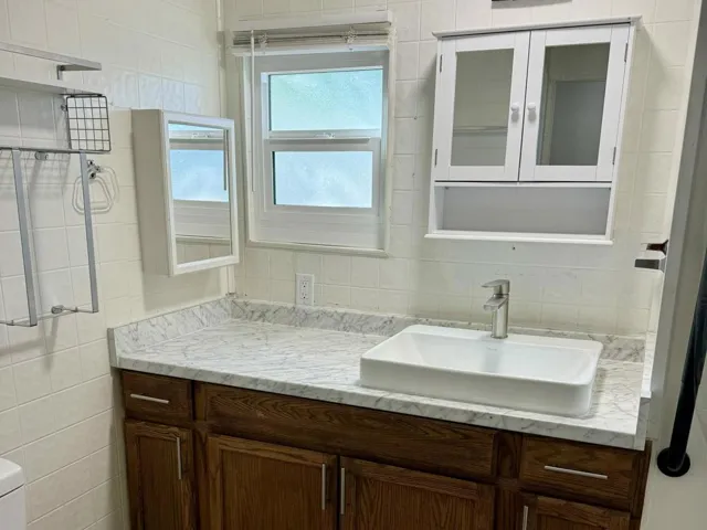 Bathroom2