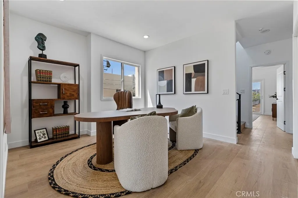 1018 W 223rd Street 2, Torrance, California 90502 home-pic-16
