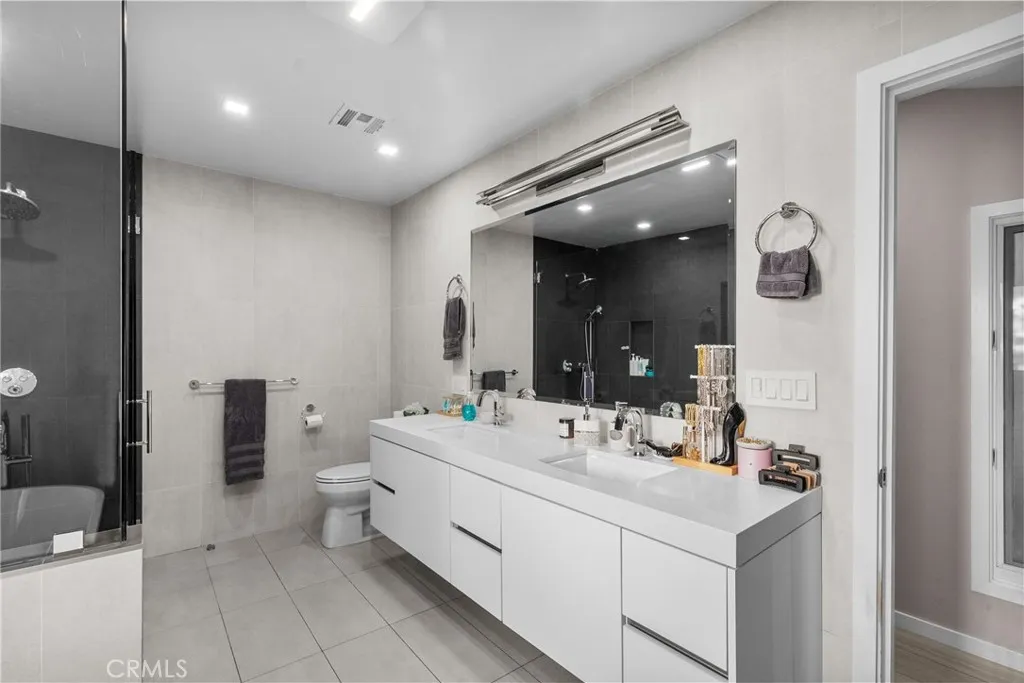 3051 Gertrude Avenue, La Crescenta, California 91214 home-pic-32