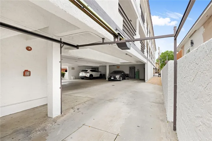 1021 Linden Avenue, Glendale, California 91201