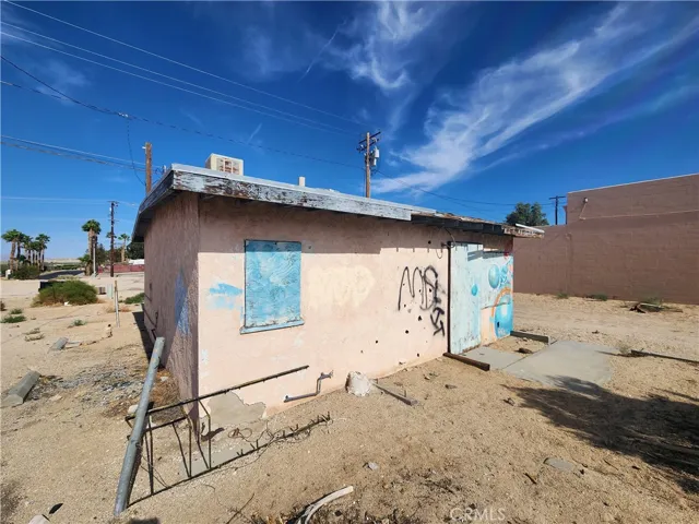 6221 Adobe Road, 29 Palms, California 92277