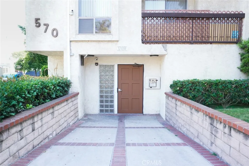 570 W Stocker Street 202, Glendale, California 91202 home-pic-5