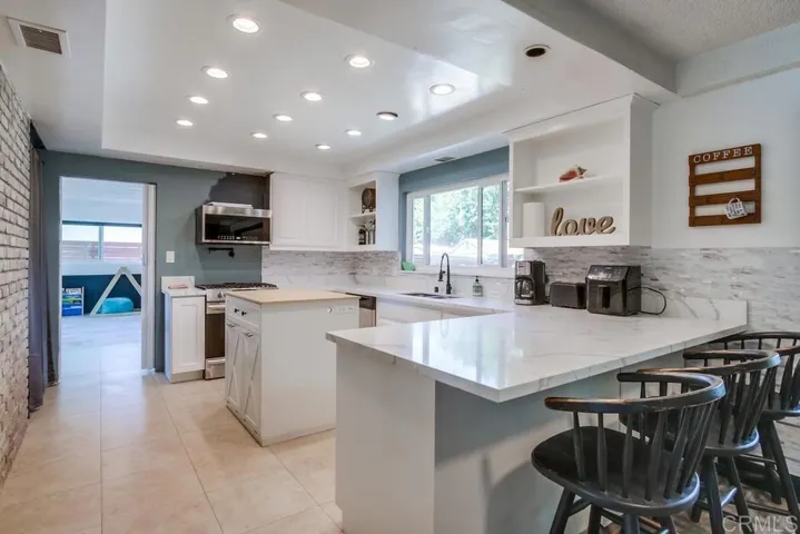 826 Terra Lane, El Cajon, California 92019