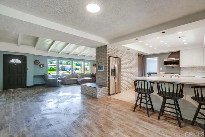 826 Terra Lane, El Cajon, California 92019