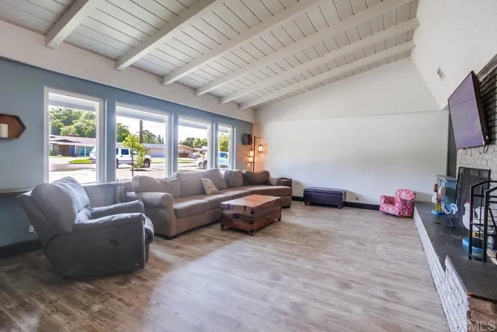 826 Terra Lane, El Cajon, California 92019