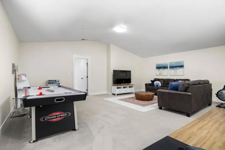 33 Polo Heights Road, Scotts Valley, California 95066
