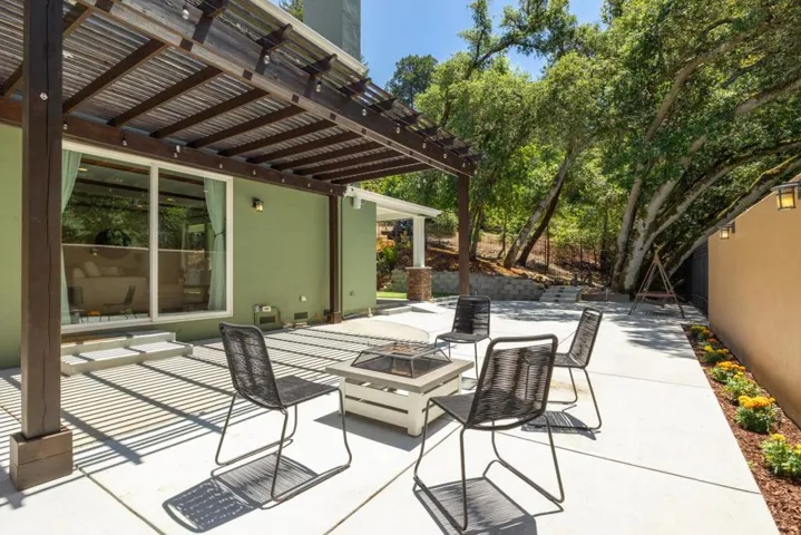 33 Polo Heights Road, Scotts Valley, California 95066
