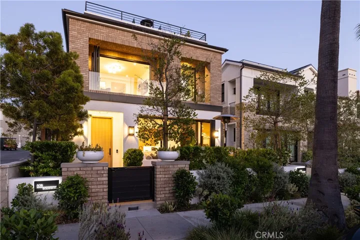 508 Goldenrod Avenue, Corona Del Mar, California 92625