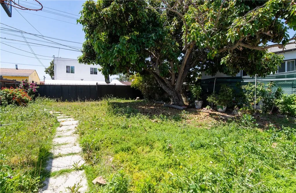 126 E 95th Street, Los Angeles, California 90003 home-pic-13