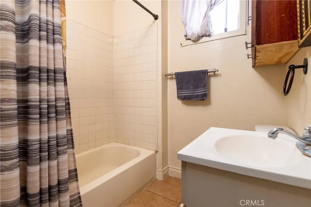 126 E 95th Street, Los Angeles, California 90003 home-pic-11