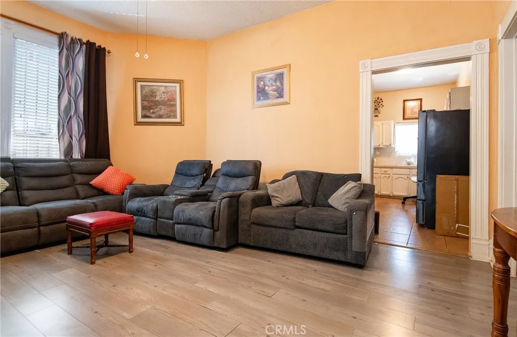 126 E 95th Street, Los Angeles, California 90003 home-pic-6