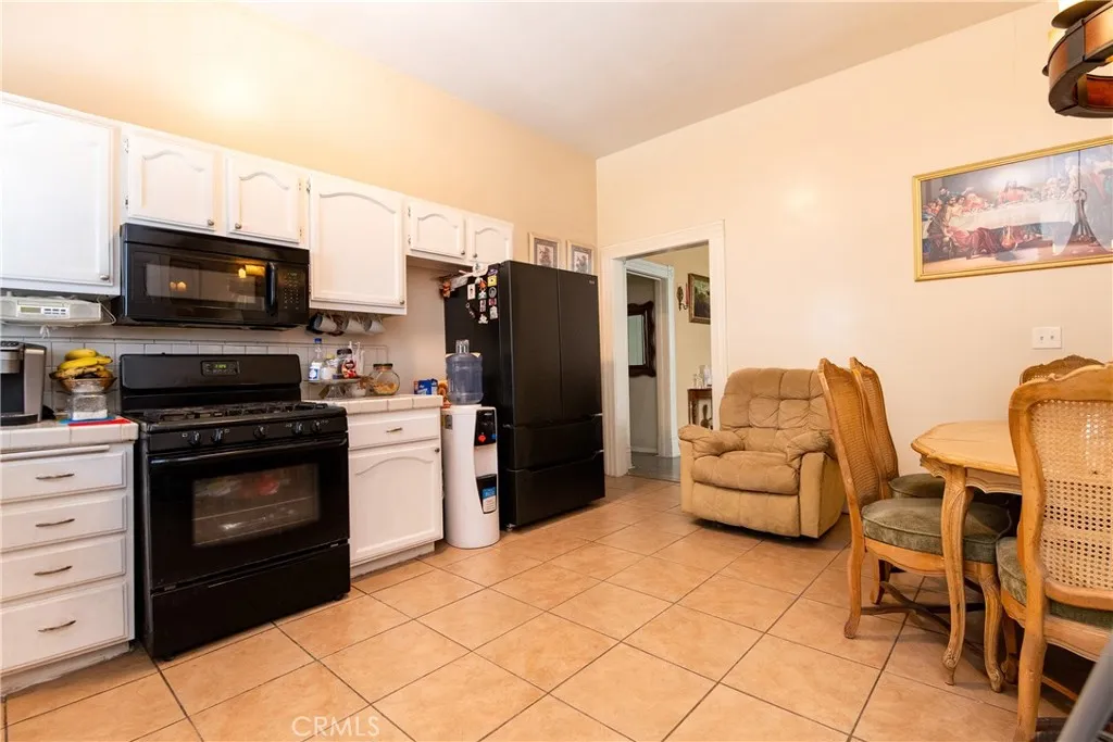 126 E 95th Street, Los Angeles, California 90003 home-pic-10