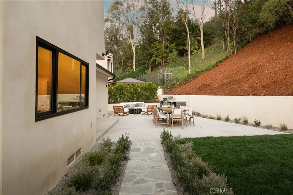 11268 Dona Lola Drive, Studio City, California 91604 home-pic-38