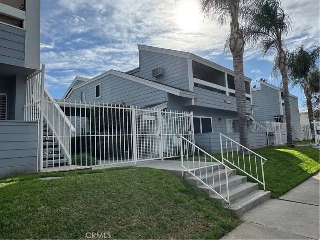 20930 Parthenia Street 109, Canoga Park, California 91304