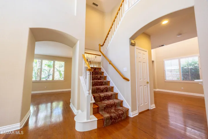 Entry / Stairs