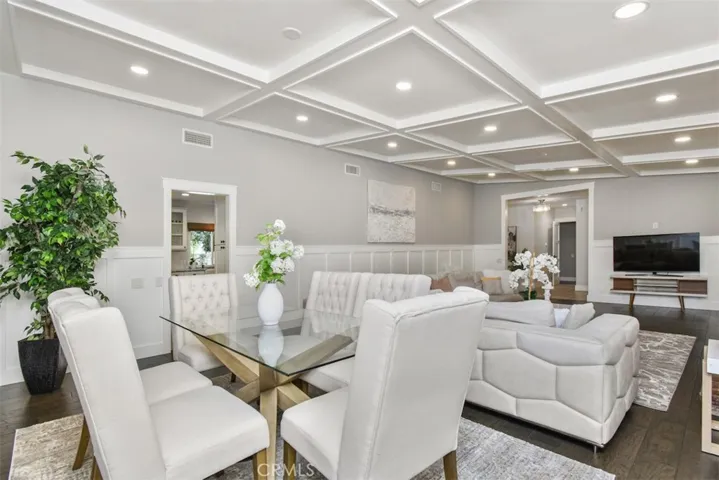 Formal Dining