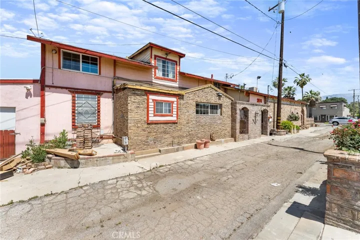 251 & 299 W 6th Street, Beaumont, California 92223