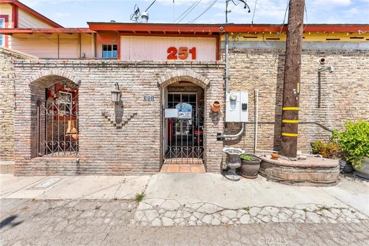 251 & 299 W 6th Street, Beaumont, California 92223