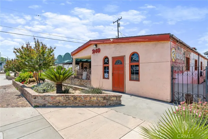 251 & 299 W 6th Street, Beaumont, California 92223