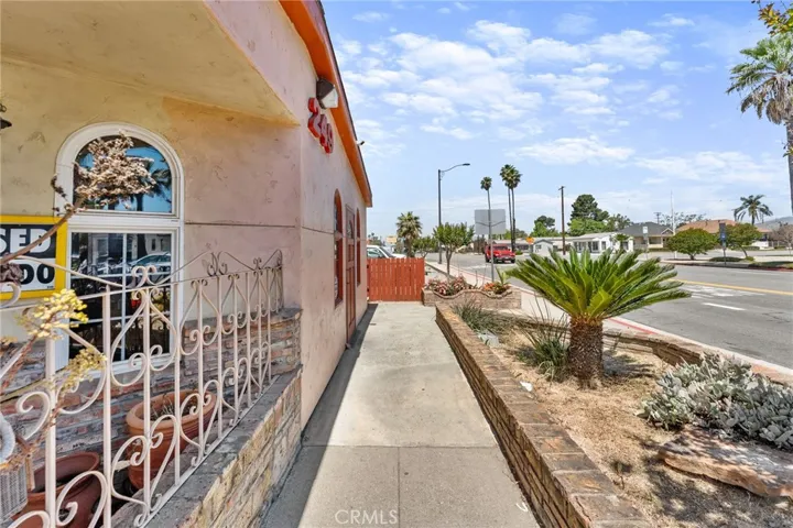 251 & 299 W 6th Street, Beaumont, California 92223