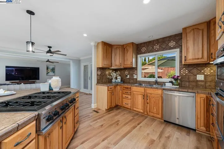 664 Murdell Ln, Livermore, California 94550