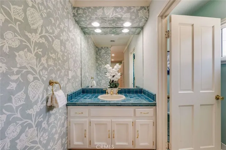 Primary En Suite Bathroom
