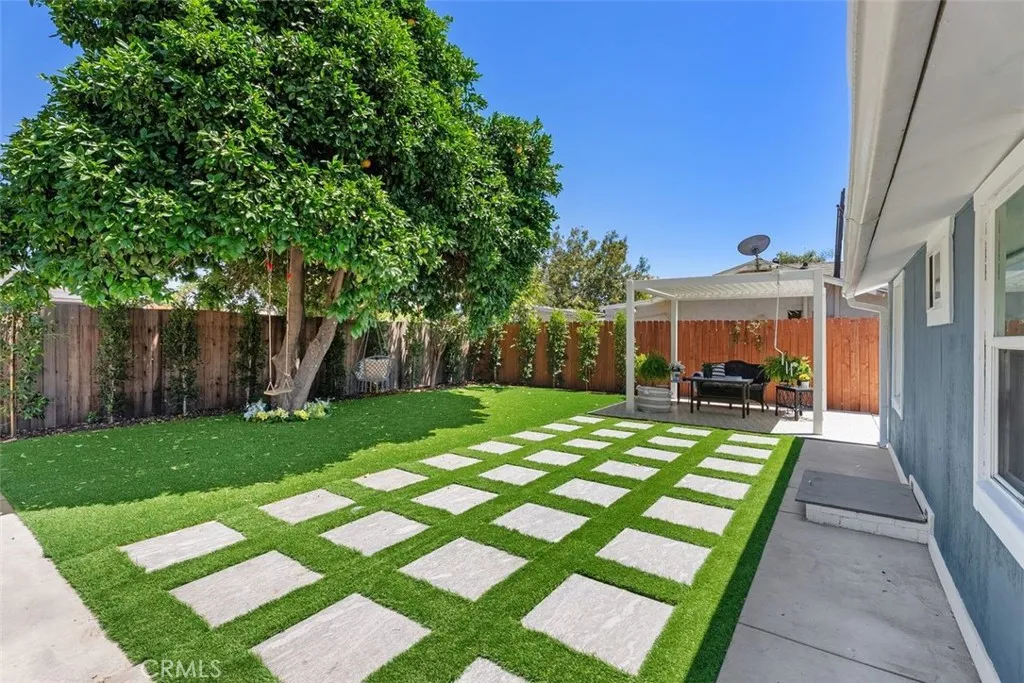 217 N Mcclay Street, Santa Ana, California 92701 home-pic-31