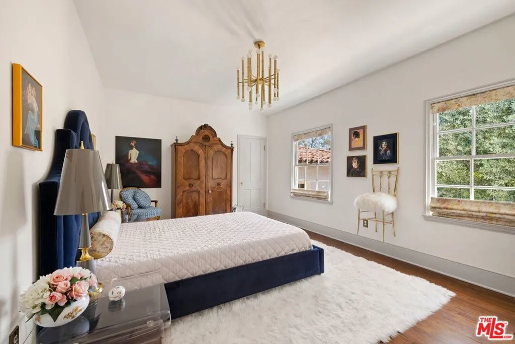 10966 Strathmore Drive 8, Los Angeles, California 90024 home-pic-19