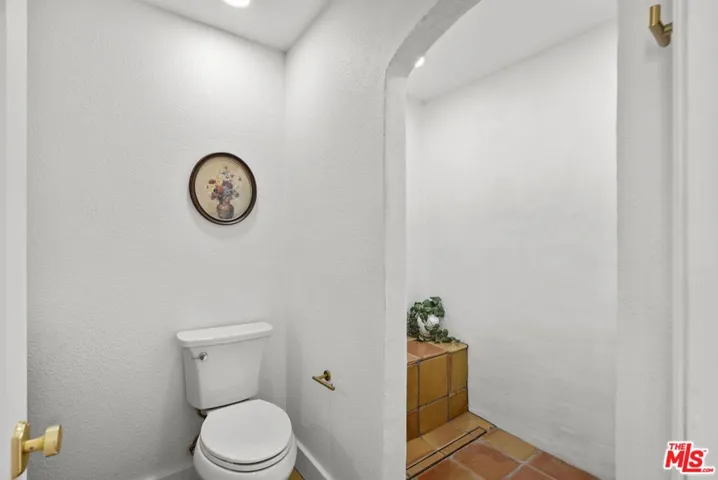 2959 Potomac Avenue, Los Angeles, California 90016