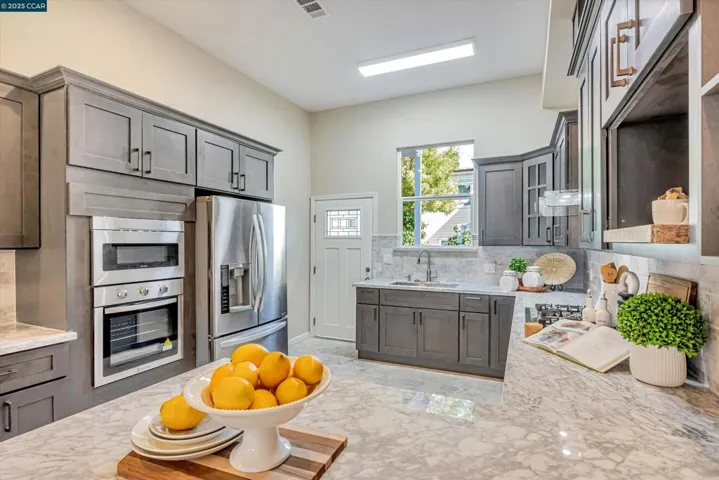 1514 9th Street, Oakland, California 94607