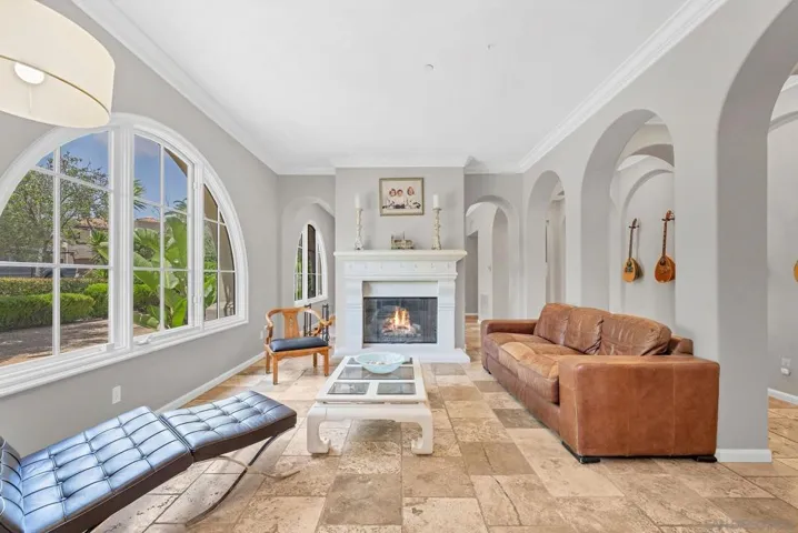 7727 Via Zafiro, San Diego, California 92067