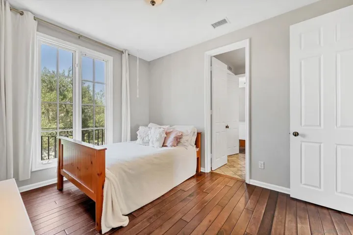 7727 Via Zafiro, San Diego, California 92067